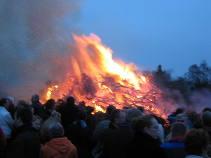 Osterfeuer in Ohlstedt